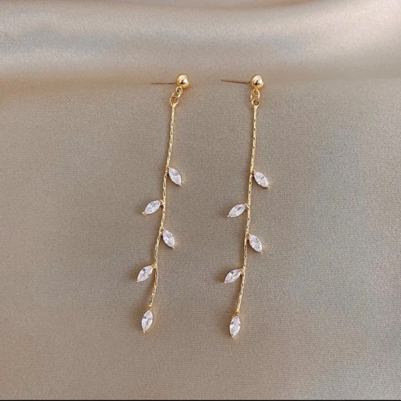 Leafy Collection Clear Crystal Hoop Drop Dangle Pin Earrings - Picture 7 of 13